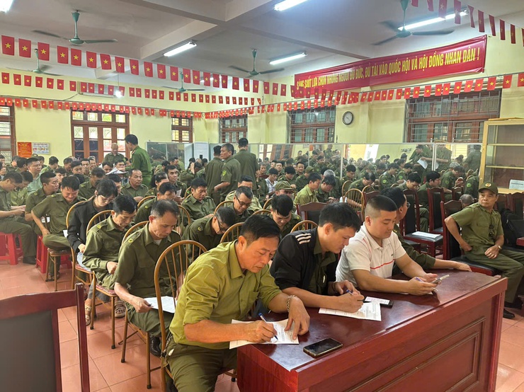 Tập huấn, tuyên truyền kiến thức kỹ năng về PCCC cho  thành viên tổ an ninh trật tự kiêm nhiệm đội viên Đội dân phòng trên địa bàn xã- Ảnh 3.