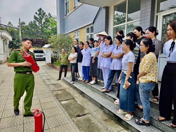 TRẠM Y TẾ PHƯỜNG THANH LIỆT TẬP HUẤN NGHIỆP VỤ PCCC VÀ CNCH- Ảnh 3.