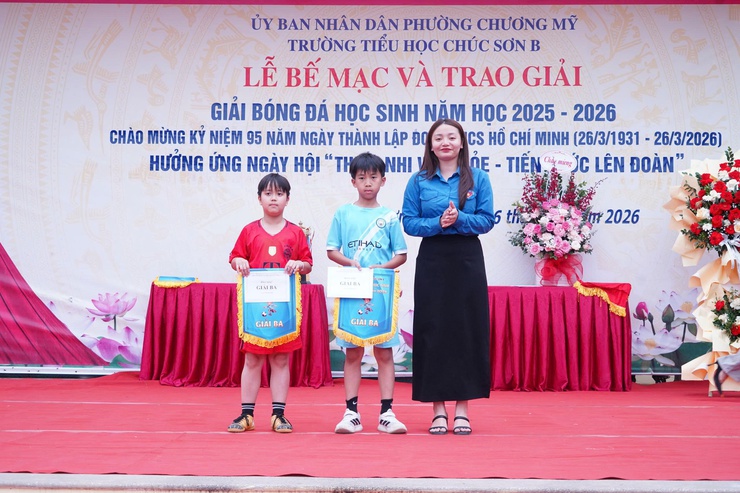 Trường Tiểu học Chúc Sơn B tổ chức Giải bóng đá chào mừng kỷ niệm 95 năm Ngày thành lập Đoàn Thanh niên Cộng sản Hồ Chí Minh (26/3/1931 – 26/3/2026)- Ảnh 10.