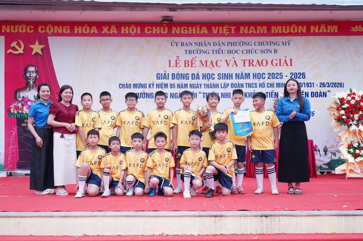Trường Tiểu học Chúc Sơn B tổ chức Giải bóng đá chào mừng kỷ niệm 95 năm Ngày thành lập Đoàn Thanh niên Cộng sản Hồ Chí Minh (26/3/1931 – 26/3/2026)- Ảnh 8.