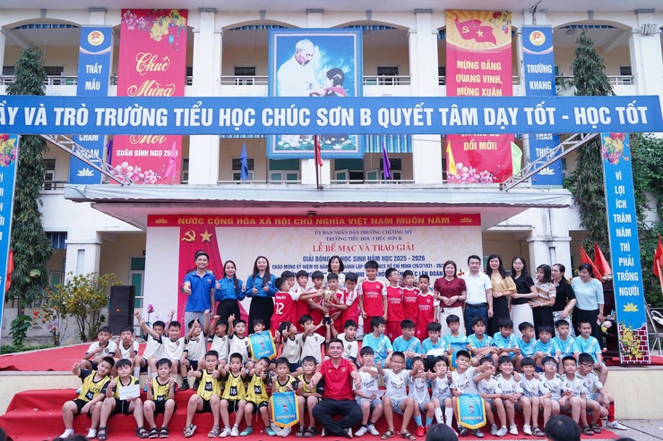 Trường Tiểu học Chúc Sơn B tổ chức Giải bóng đá chào mừng kỷ niệm 95 năm Ngày thành lập Đoàn Thanh niên Cộng sản Hồ Chí Minh (26/3/1931 – 26/3/2026)- Ảnh 12.