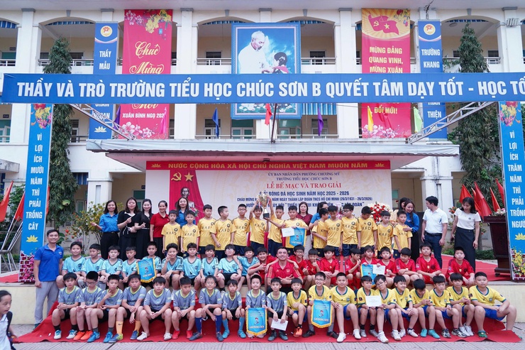 Trường Tiểu học Chúc Sơn B tổ chức Giải bóng đá chào mừng kỷ niệm 95 năm Ngày thành lập Đoàn Thanh niên Cộng sản Hồ Chí Minh (26/3/1931 – 26/3/2026)- Ảnh 13.