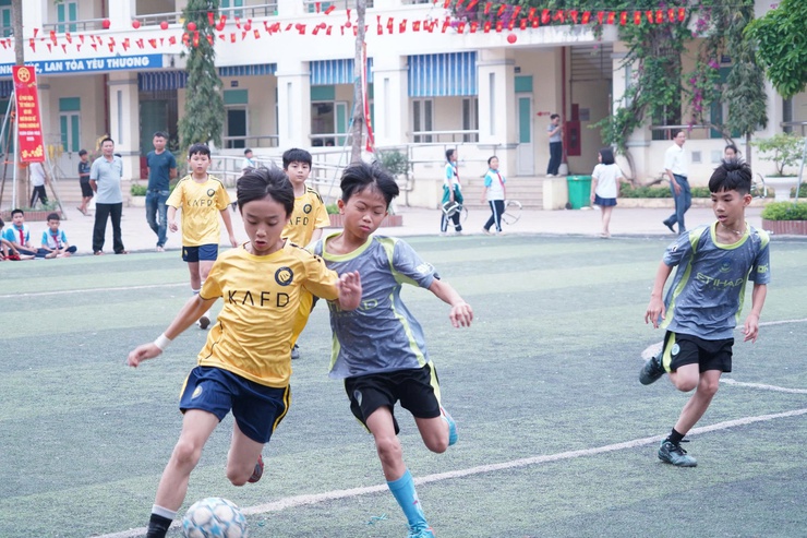 Trường Tiểu học Chúc Sơn B tổ chức Giải bóng đá chào mừng kỷ niệm 95 năm Ngày thành lập Đoàn Thanh niên Cộng sản Hồ Chí Minh (26/3/1931 – 26/3/2026)- Ảnh 6.