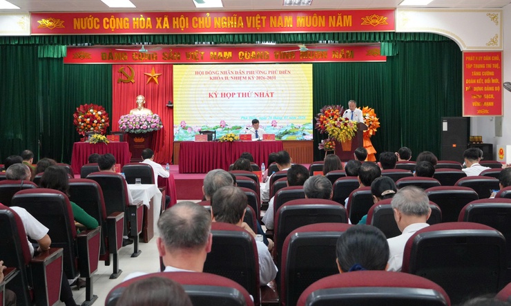 Kỳ họp thứ nhất HĐND phường Phú Diễn khóa II: Kiện toàn các chức danh chủ chốt phường&nbsp;Phú Diễn nhiệm kỳ 2026 - 2031- Ảnh 2.