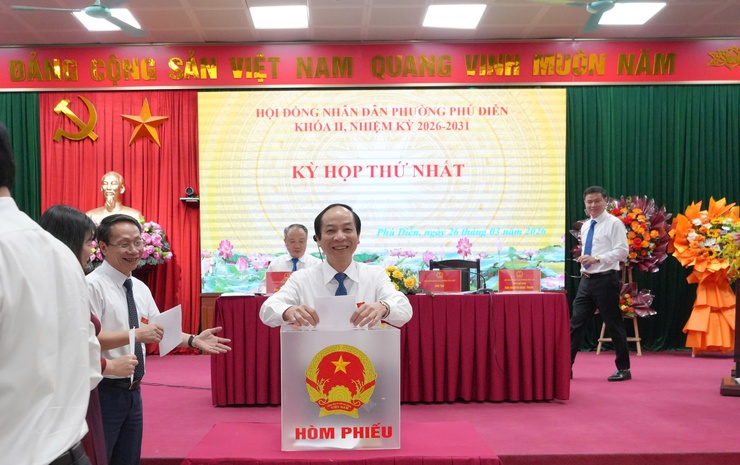 Kỳ họp thứ nhất HĐND phường Phú Diễn khóa II: Kiện toàn các chức danh chủ chốt phường&nbsp;Phú Diễn nhiệm kỳ 2026 - 2031- Ảnh 4.