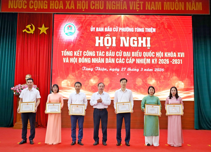 Phường Tùng Thiện tổng kết công tác bầu cử Đại biểu Quốc hội khóa XVI và Đại biểu HĐND các cấp nhiệm kỳ 2026–2031- Ảnh 6.
