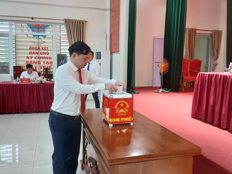 Đồng chí Nguyễn Tiến Toàn tái cử chức Chủ tịch HĐND xã Liên Minh khóa II, Nhiệm kỳ 2026- 2031- Ảnh 5.