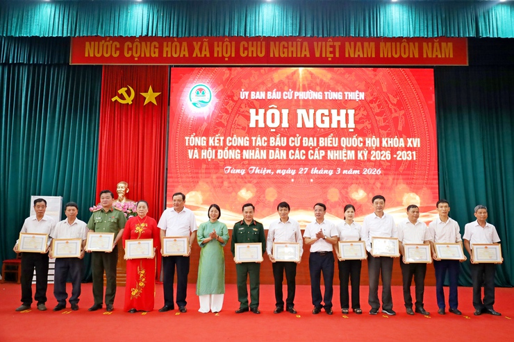 Phường Tùng Thiện tổng kết công tác bầu cử Đại biểu Quốc hội khóa XVI và Đại biểu HĐND các cấp nhiệm kỳ 2026–2031- Ảnh 7.