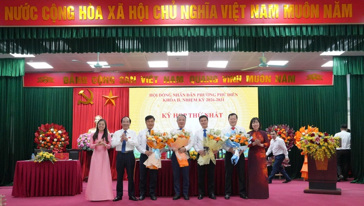 Kỳ họp thứ nhất HĐND phường Phú Diễn khóa II: Kiện toàn các chức danh chủ chốt phường&nbsp;Phú Diễn nhiệm kỳ 2026 - 2031- Ảnh 9.