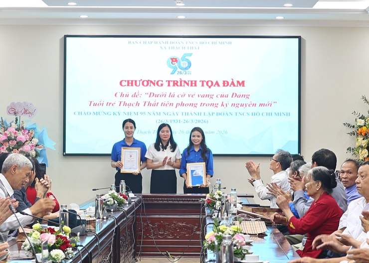 TUỔI TRẺ THẠCH THẤT: SÁNG MÃI NIỀM TIN DƯỚI LÁ CỜ VẺ VANG CỦA ĐẢNG- Ảnh 13.