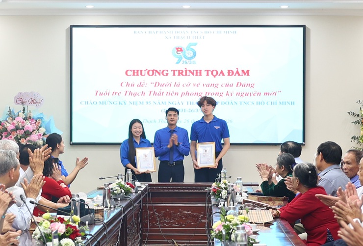 TUỔI TRẺ THẠCH THẤT: SÁNG MÃI NIỀM TIN DƯỚI LÁ CỜ VẺ VANG CỦA ĐẢNG- Ảnh 12.