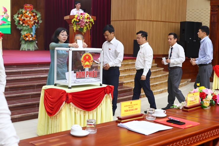 Xã Thạch Thất: Tổ chức kỳ họp HĐND thứ nhất khoá II kiện toàn tổ chức bộ máy nhiệm kỳ 2026-2031- Ảnh 6.