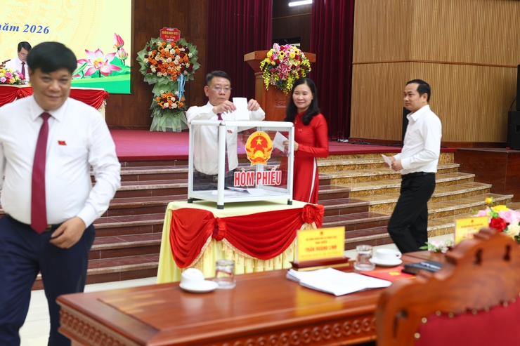Xã Thạch Thất: Tổ chức kỳ họp HĐND thứ nhất khoá II kiện toàn tổ chức bộ máy nhiệm kỳ 2026-2031- Ảnh 5.