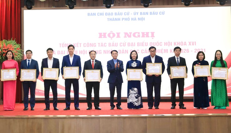 Đảng bộ, chính quyền và nhân dân xã Yên Xuân được Ban thường vụ Thành ủy Hà Nội tặng Bằng khen vì có thành tích xuất sắc trong công tác bầu cử đại biểu Quốc hội khóa XVI và đại biểu HĐND các cấp- Ảnh 4.