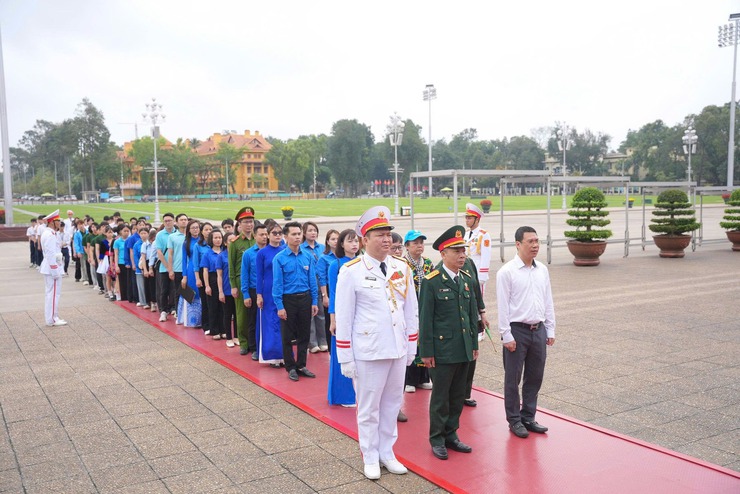 TUỔI TRẺ PHƯỜNG VĨNH HƯNG - KẾT NẠP LỚP ĐOÀN VIÊN 95 NĂM- Ảnh 1.