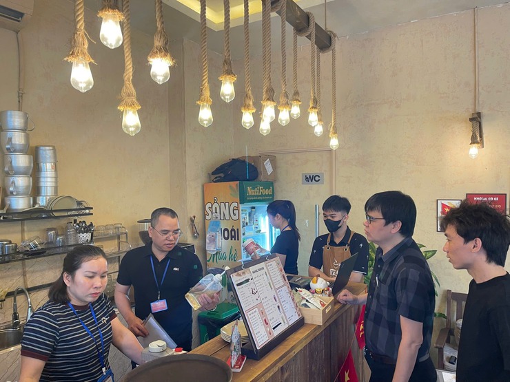 “Gỡ điểm nghẽn” để mở dòng phát triển: Long Biên tăng tốc từ hạ tầng đến kỷ cương đô thị- Ảnh 3.