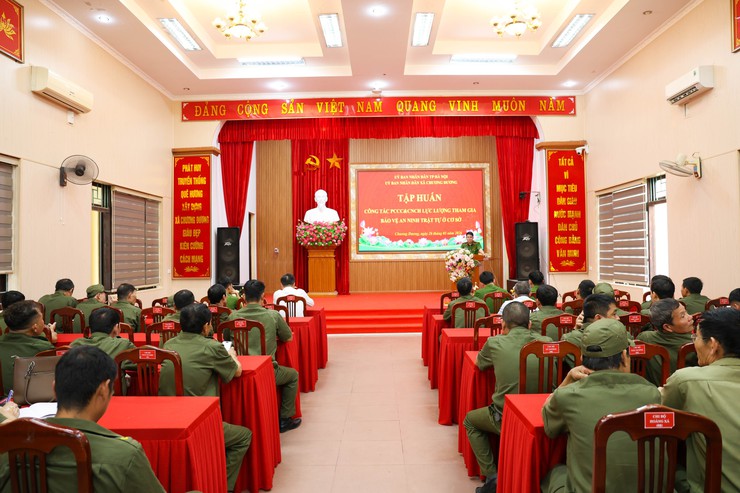 Chương Dương: hơn 100 người thuộc lực lượng bảo vệ an ninh trật tự cơ sở tập huấn phòng cháy, chữa cháy
- Ảnh 1.