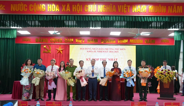Kỳ họp thứ nhất HĐND phường Phú Diễn khóa II: Kiện toàn các chức danh chủ chốt phường&nbsp;Phú Diễn nhiệm kỳ 2026 - 2031- Ảnh 6.