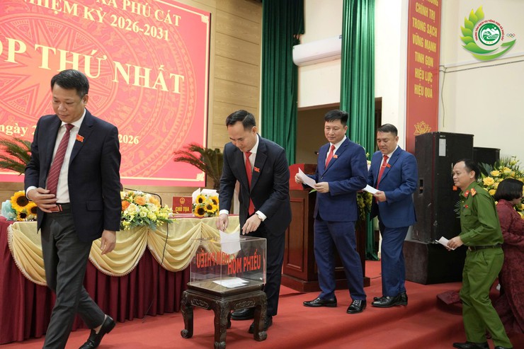 HĐND xã Phú Cát tổ chức Kỳ họp thứ nhất, kiện toàn các chức danh chủ chốt nhiệm kỳ 2026–2031- Ảnh 7.