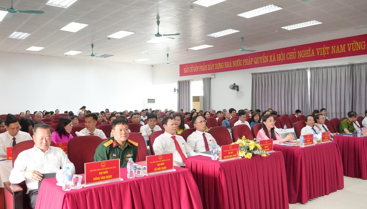 Kỳ họp thứ nhất HĐND phường Phú Diễn khóa II: Kiện toàn các chức danh chủ chốt phường&nbsp;Phú Diễn nhiệm kỳ 2026 - 2031- Ảnh 5.