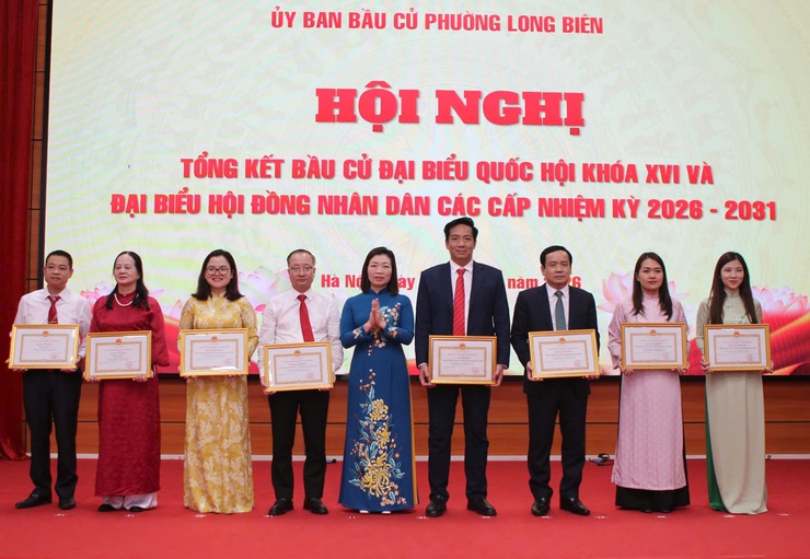 Phường Long Biên tổng kết công tác bầu cử, khẳng định tinh thần dân chủ, trách nhiệm của cử tri- Ảnh 2.