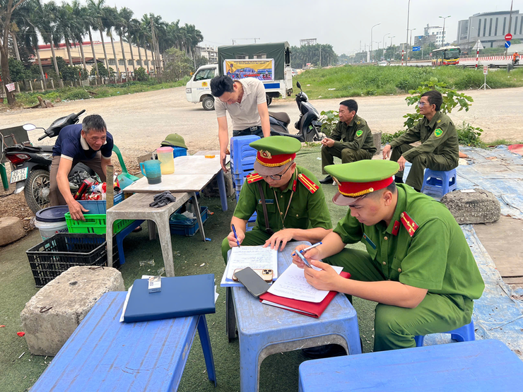 CÔNG AN XÃ QUANG MINH QUYẾT LIỆT, BÀI BẢN TRONG RA QUÂN LẬP LẠI TRẬT TỰ ĐÔ THỊ- Ảnh 1.