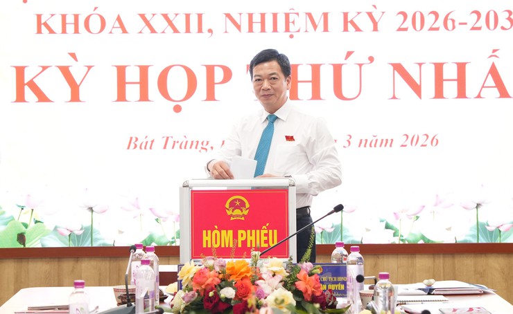 Kỳ họp thứ nhất HĐND xã Bát Tràng khóa XXII, nhiệm kỳ 2026–2031 thành công tốt đẹp- Ảnh 4.