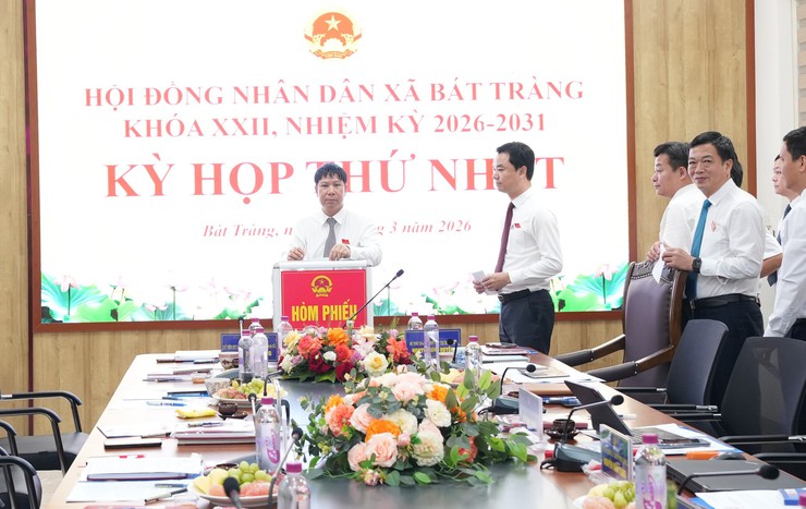 Kỳ họp thứ nhất HĐND xã Bát Tràng khóa XXII, nhiệm kỳ 2026–2031 thành công tốt đẹp- Ảnh 2.