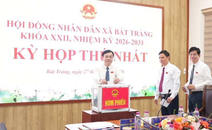 Kỳ họp thứ nhất HĐND xã Bát Tràng khóa XXII, nhiệm kỳ 2026–2031 thành công tốt đẹp- Ảnh 5.