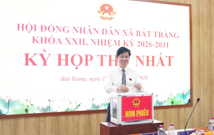 Kỳ họp thứ nhất HĐND xã Bát Tràng khóa XXII, nhiệm kỳ 2026–2031 thành công tốt đẹp- Ảnh 6.