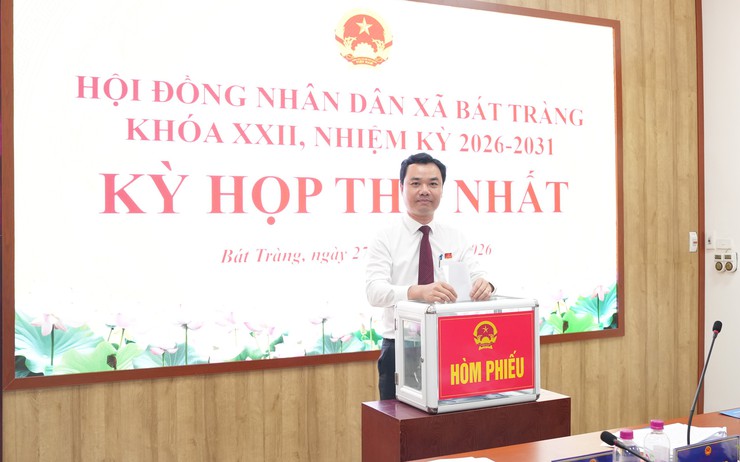 Kỳ họp thứ nhất HĐND xã Bát Tràng khóa XXII, nhiệm kỳ 2026–2031 thành công tốt đẹp- Ảnh 3.