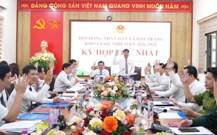 Kỳ họp thứ nhất HĐND xã Bát Tràng khóa XXII, nhiệm kỳ 2026–2031 thành công tốt đẹp- Ảnh 14.