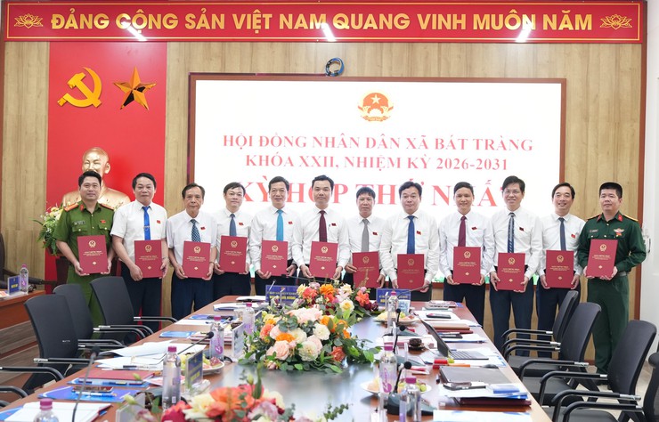 Kỳ họp thứ nhất HĐND xã Bát Tràng khóa XXII, nhiệm kỳ 2026–2031 thành công tốt đẹp- Ảnh 7.