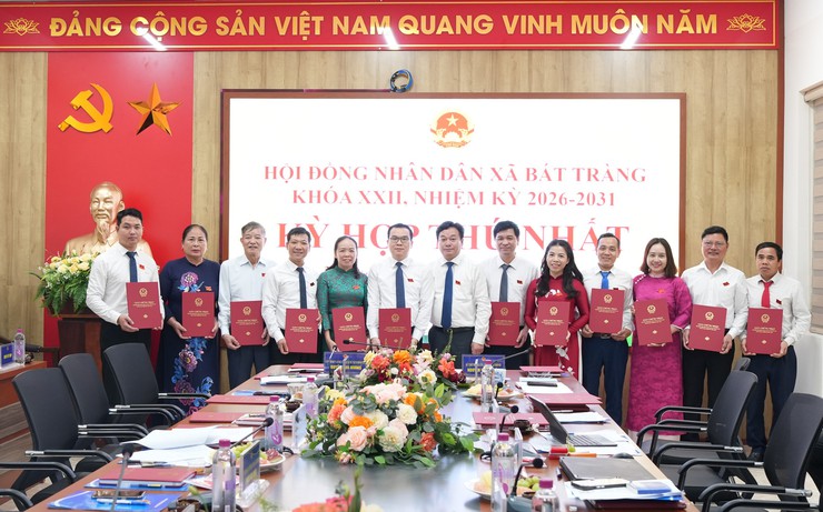Kỳ họp thứ nhất HĐND xã Bát Tràng khóa XXII, nhiệm kỳ 2026–2031 thành công tốt đẹp- Ảnh 8.