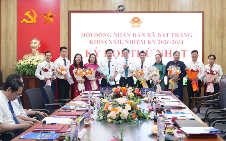 Kỳ họp thứ nhất HĐND xã Bát Tràng khóa XXII, nhiệm kỳ 2026–2031 thành công tốt đẹp- Ảnh 11.