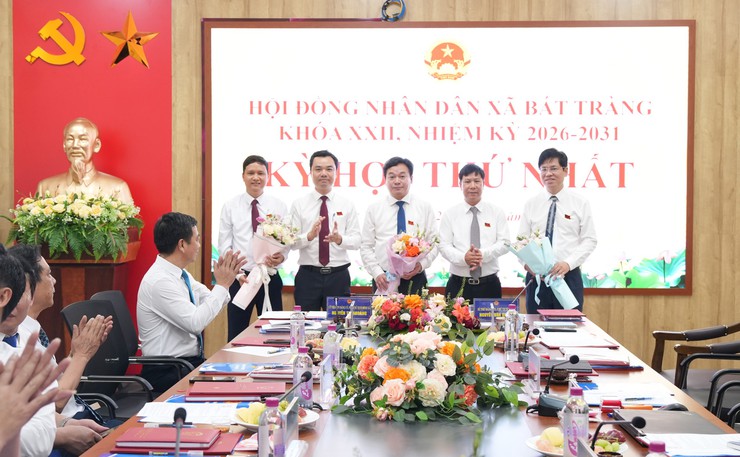 Kỳ họp thứ nhất HĐND xã Bát Tràng khóa XXII, nhiệm kỳ 2026–2031 thành công tốt đẹp- Ảnh 9.