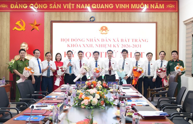 Kỳ họp thứ nhất HĐND xã Bát Tràng khóa XXII, nhiệm kỳ 2026–2031 thành công tốt đẹp- Ảnh 10.