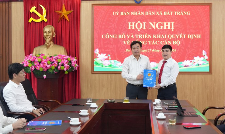 Bát Tràng công bố và triển khai quyết định về công tác cán bộ- Ảnh 1.