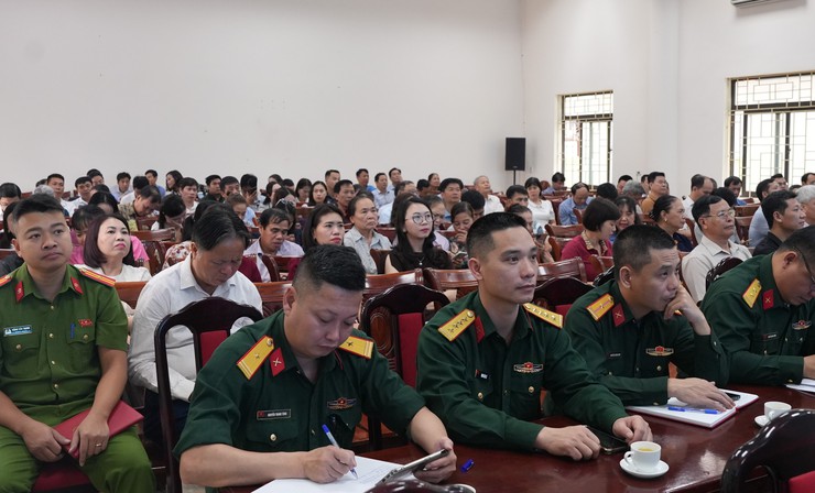 Quán triệt Nghị quyết số 02 của Bộ Chính trị về "Xây dựng và phát triển Thủ đô Hà Nội trong kỷ nguyên mới"- Ảnh 4.