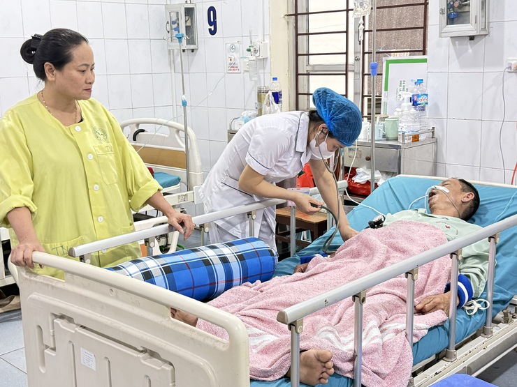 Vun đắp niềm tin của người bệnh từ nâng cao chất lượng khám chữa bệnh- Ảnh 1.