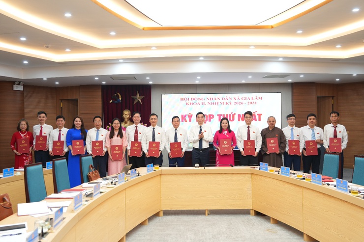 Đồng chí Nguyễn Việt Hà tiếp tục được bầu làm Chủ tịch HĐND xã Gia Lâm- Ảnh 3.