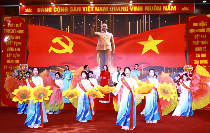 Kỳ họp thứ Nhất HĐND xã Mỹ Đức:  Kiện toàn nhân sự chủ chốt- Ảnh 1.