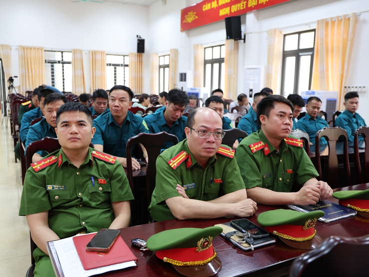 Tam Hưng tổng kết công tác tuyển chọn gọi công dân nhập ngũ và tham gia nghĩa vụ Công an nhân dân năm 2026; công tác QP&AN; công tác PKND năm 2025- Ảnh 5.