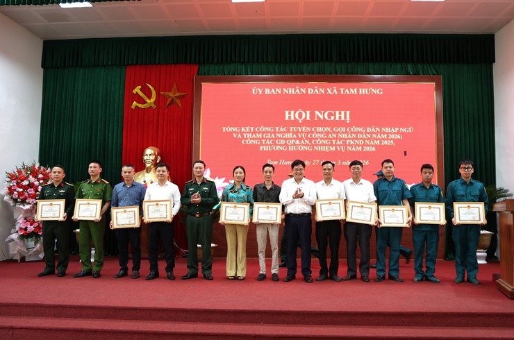 Tam Hưng tổng kết công tác tuyển chọn gọi công dân nhập ngũ và tham gia nghĩa vụ Công an nhân dân năm 2026; công tác QP&AN; công tác PKND năm 2025- Ảnh 8.