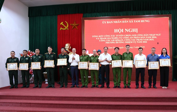 Tam Hưng tổng kết công tác tuyển chọn gọi công dân nhập ngũ và tham gia nghĩa vụ Công an nhân dân năm 2026; công tác QP&AN; công tác PKND năm 2025- Ảnh 9.