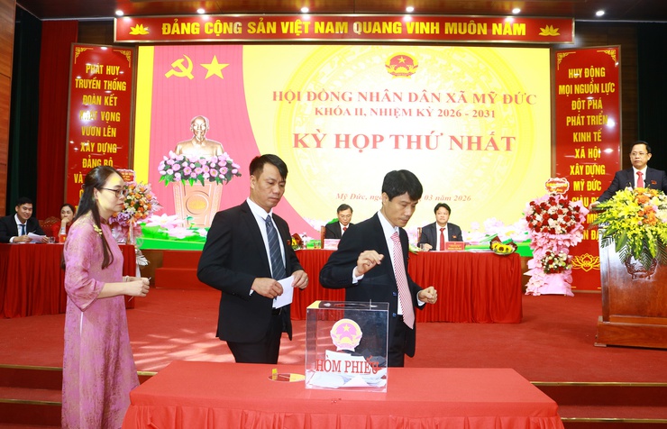 Kỳ họp thứ Nhất HĐND xã Mỹ Đức:  Kiện toàn nhân sự chủ chốt- Ảnh 8.