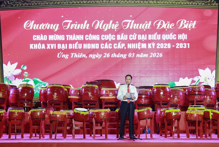 126 tay trống hội vang nhịp đoàn kết tại chương trình văn hóa - nghệ thuật xã Ứng Thiên- Ảnh 3.