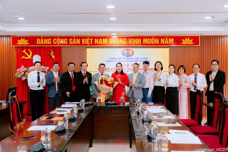 Đảng ủy Doanh nghiệp phường Việt Hưng: Phát triển tổ chức đảng trong khu vực kinh tế tư nhân qua việc thành lập Chi bộ Công ty TNHH Imex News.- Ảnh 8.