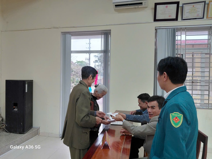 Đồng chí Nguyễn Văn Nhất – Chánh Văn phòng HĐND & UBND xã dự khai mạc bầu cử tại thôn Phụ Chính- Ảnh 3.