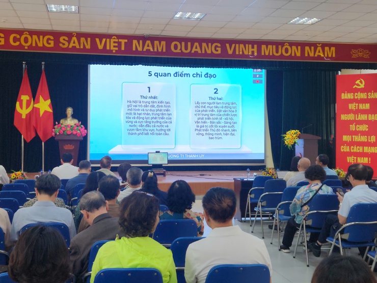 260 cán bộ chủ chốt tham dự hội nghị trực tuyến quán triệt nghị quyết và Chương trình hành động của Thành ủy thực hiện 02 Nghị quyết của Bộ Chính trị về phát triển Thủ đô Hà Nội trong kỷ nguyên mới- Ảnh 3.